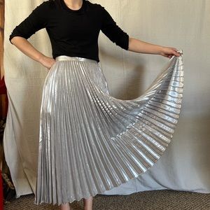 CLEARANCE Forever New pleated midi skirt.
